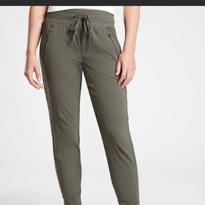 Athleta Trekkie Joggers size 10 olive green